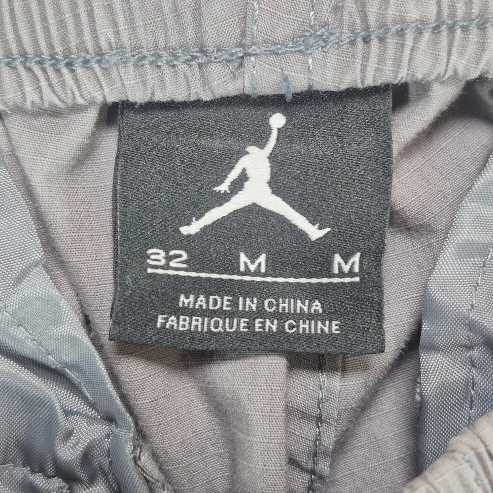 Jordan Shorts Mens Medium Gray Ripstop Activewear Jumpman